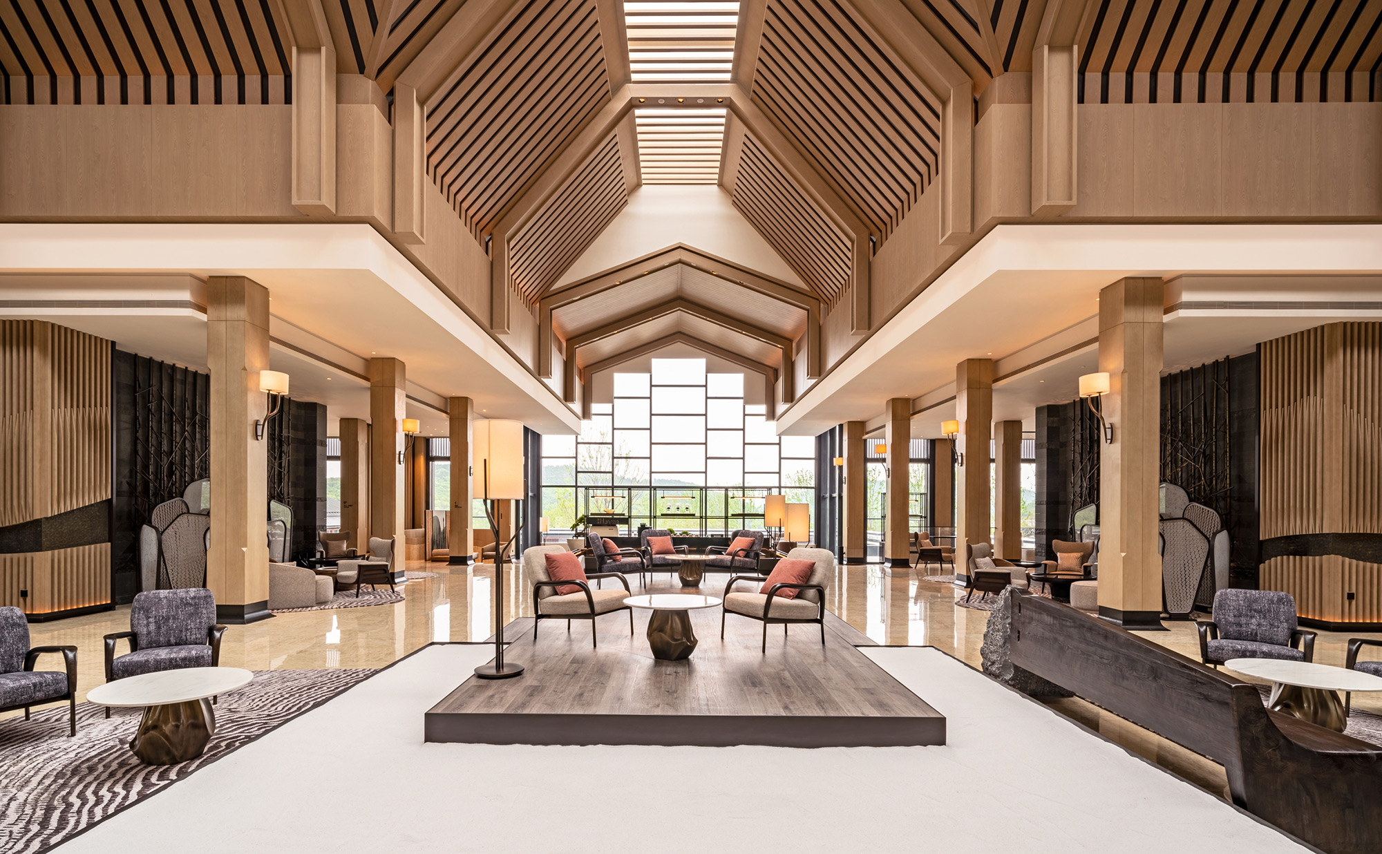 PhilippeRoy_archi_1976 Hotel photography showcasing the grandeur and welcoming ambiance of the hotel lobby entrance at a Marriott Hotel, symbolizing first impressions and hospitality excellence.